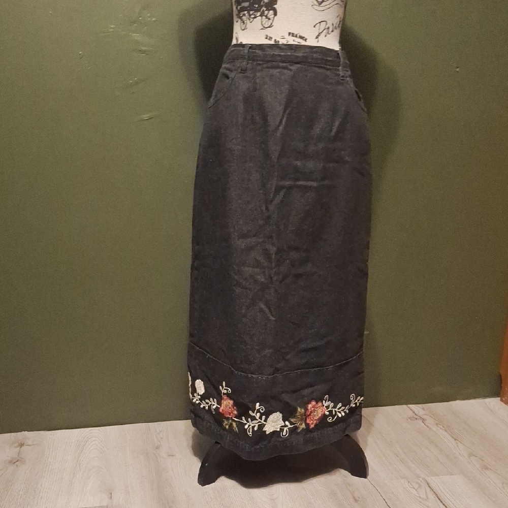 Denim&Co Black Maxi Skirt with Floral Embroidery
